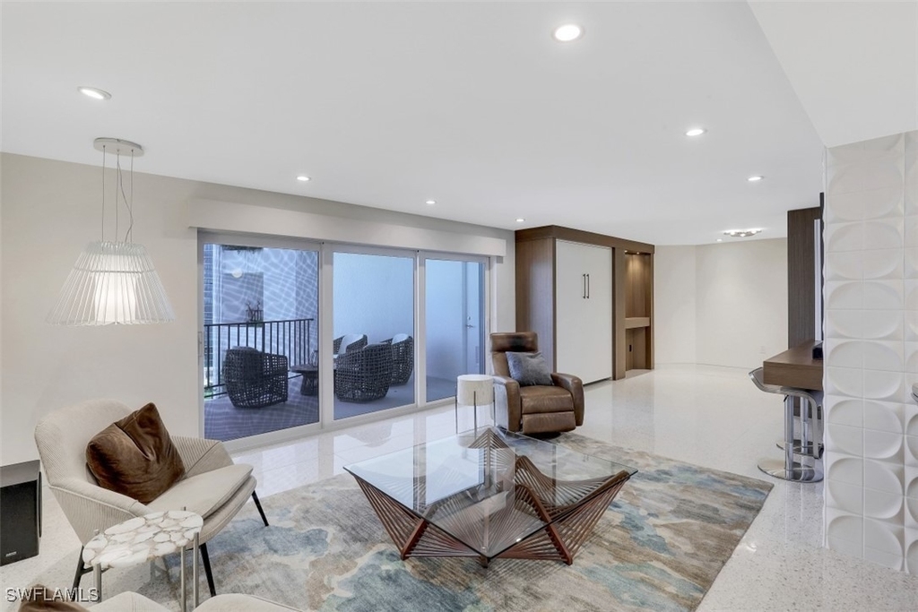 3951 Gulf Shore Boulevard N - Photo 5