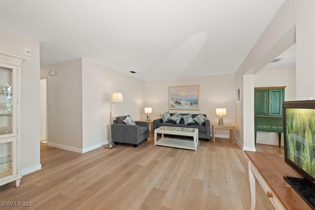 1065 Gulf Shore Boulevard N - Photo 10