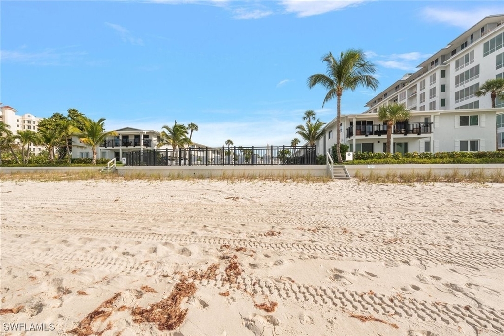 1065 Gulf Shore Boulevard N - Photo 8