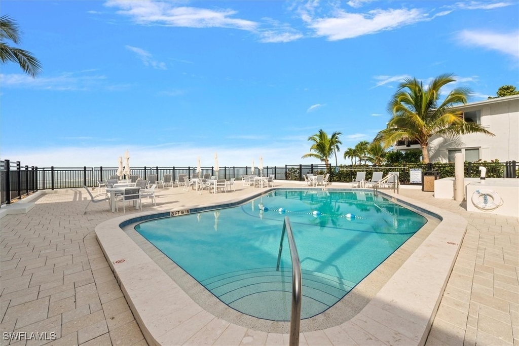 1065 Gulf Shore Boulevard N - Photo 1