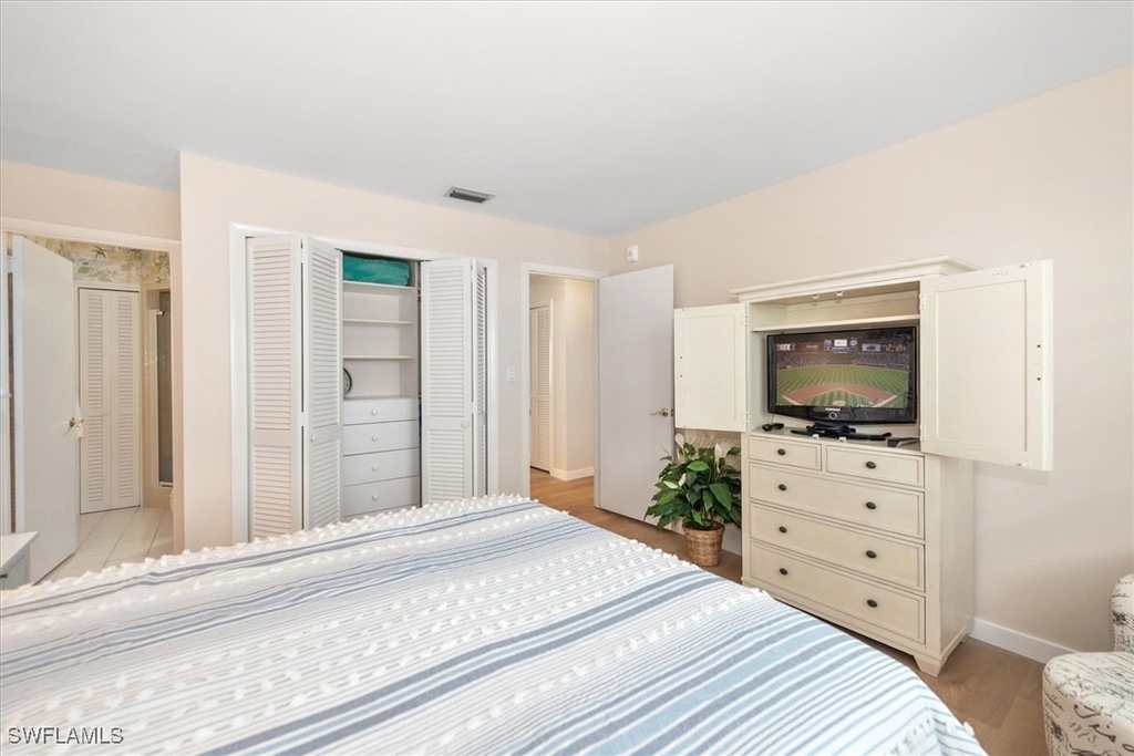 1065 Gulf Shore Boulevard N - Photo 19
