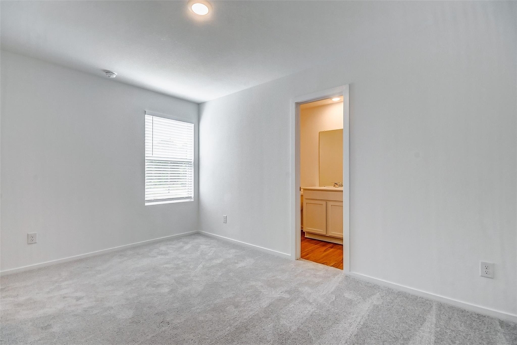 21535 Carosella Drive - Photo 19