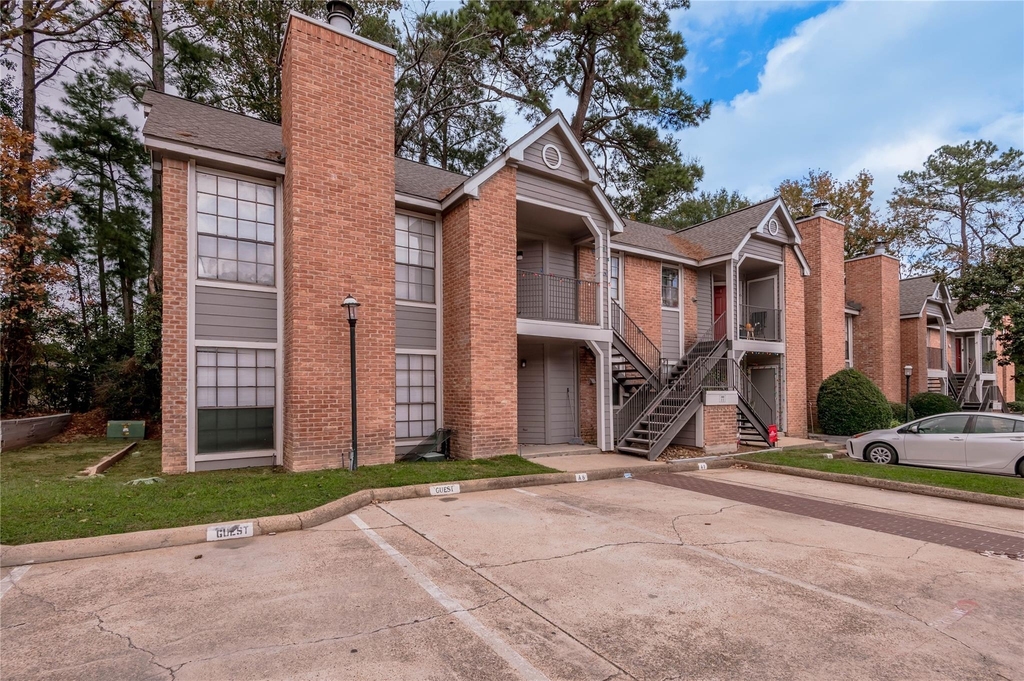 2402 Sycamore Avenue - Photo 0
