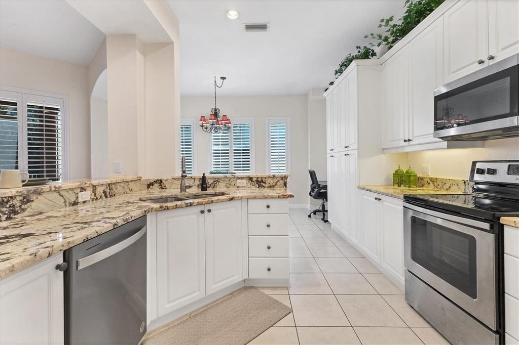 5425 46th Court W - Photo 10