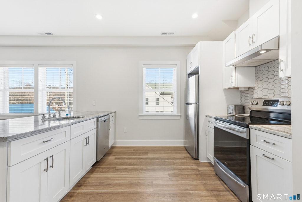 82 Wall Street - Photo 3