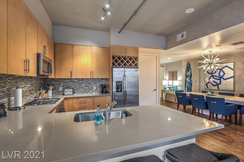 353 E Bonneville Avenue - Photo 9