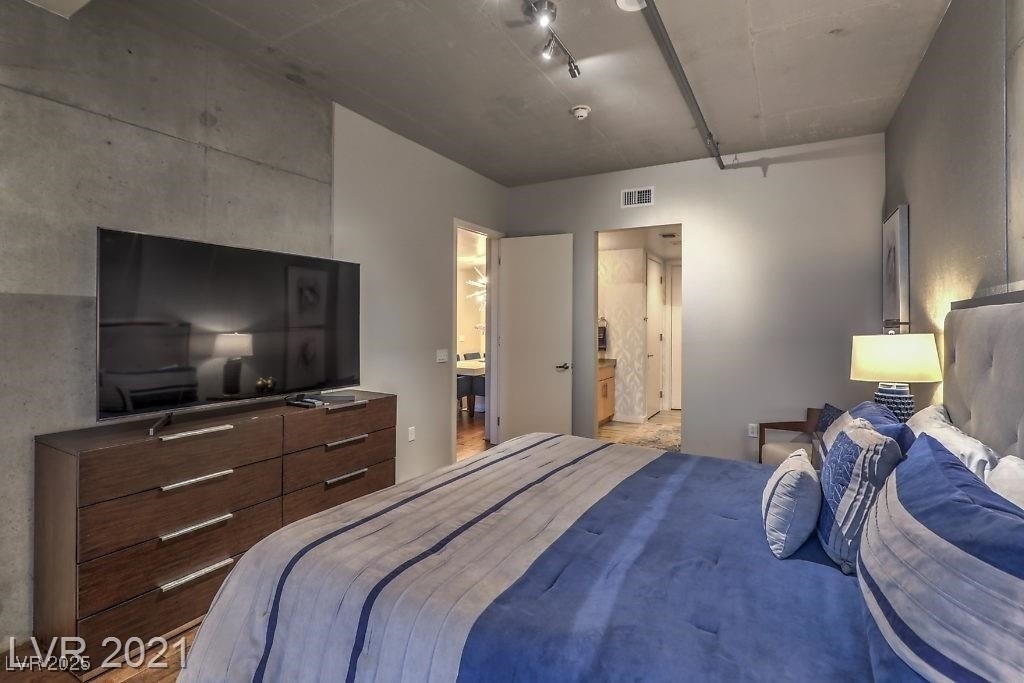 353 E Bonneville Avenue - Photo 18