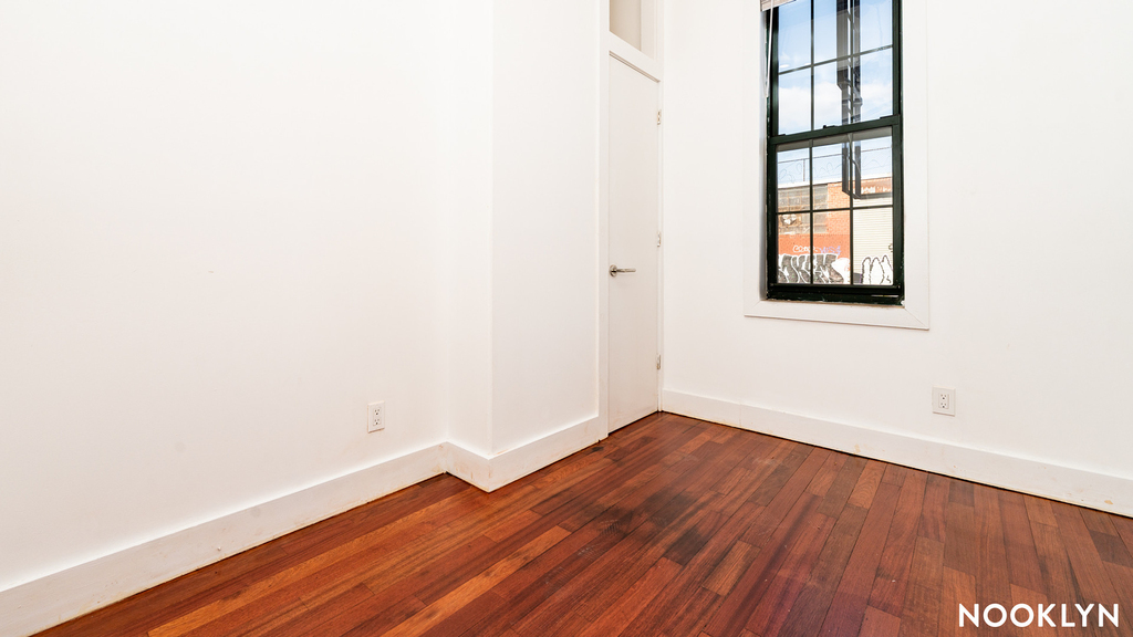 276 Boerum Street - Photo 6