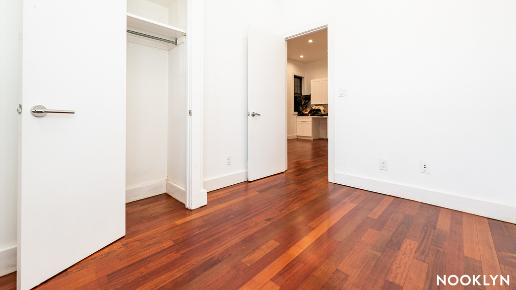 276 Boerum Street - Photo 2