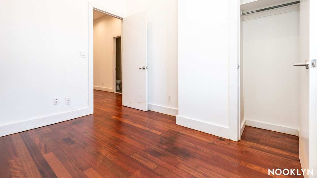 276 Boerum Street - Photo 17