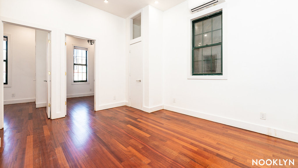 276 Boerum Street - Photo 8