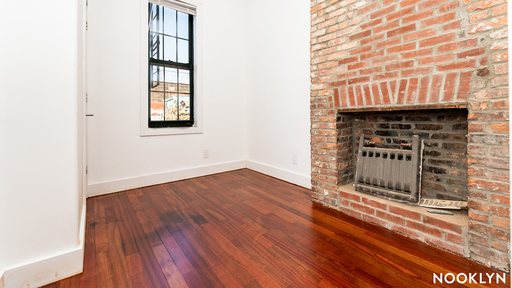 276 Boerum Street - Photo 4
