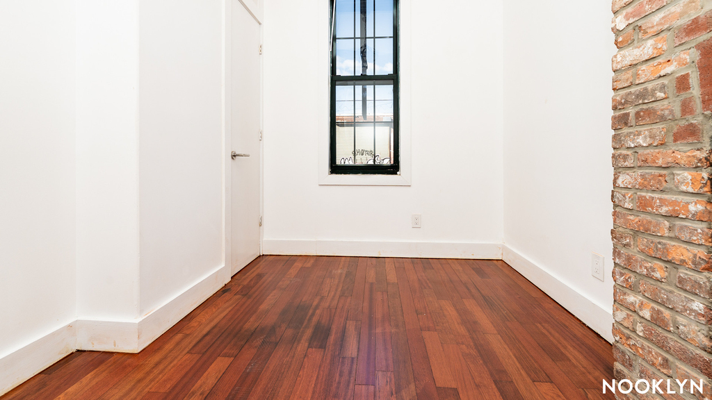 276 Boerum Street - Photo 11