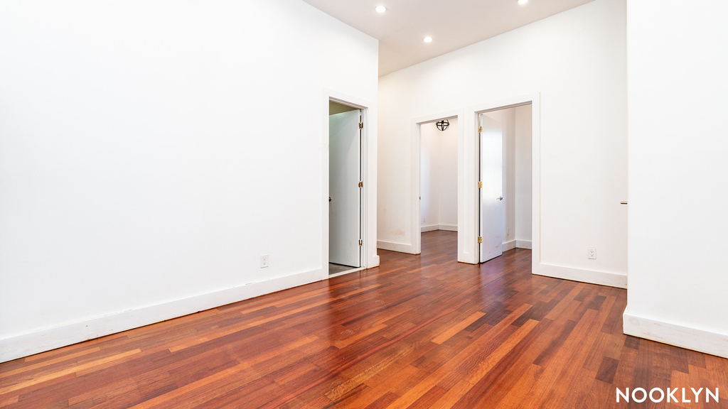 276 Boerum Street - Photo 10