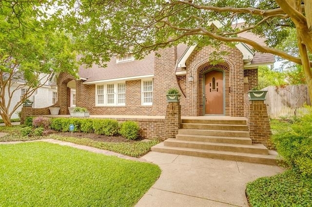 2606 Cockrell Avenue - Photo 1