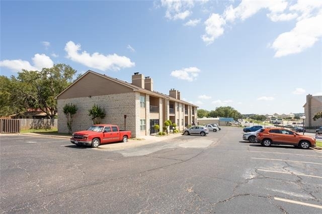 400 E Pearl - Photo 1