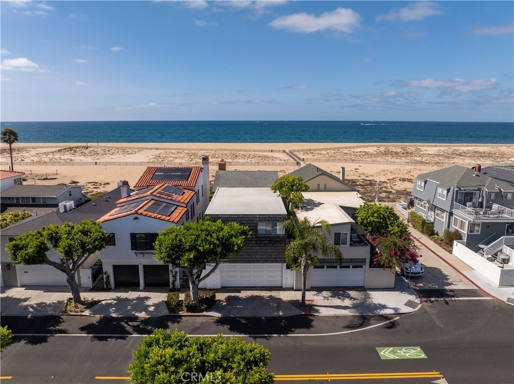 1303 E Balboa Boulevard - Photo 0
