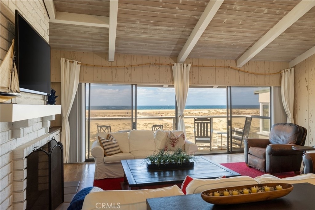 1303 E Balboa Boulevard - Photo 3