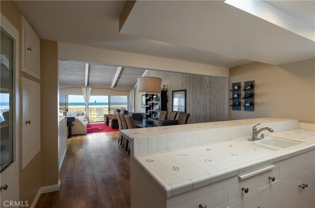 1303 E Balboa Boulevard - Photo 8