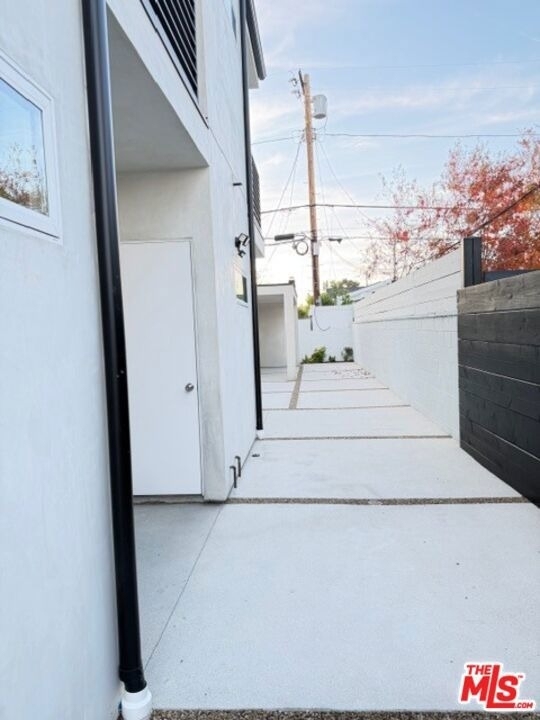5191 5191 Lindley Avenue - Photo 46