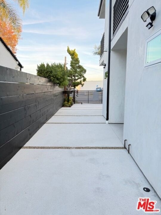 5191 5191 Lindley Avenue - Photo 44