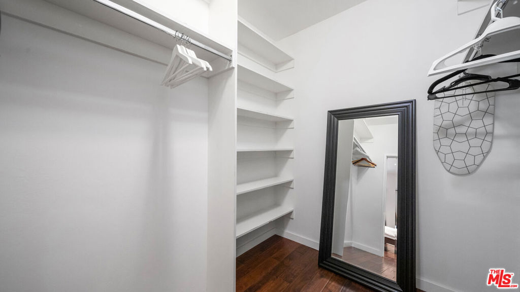 1818 Thayer Avenue - Photo 4