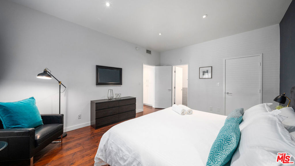1818 Thayer Avenue - Photo 2