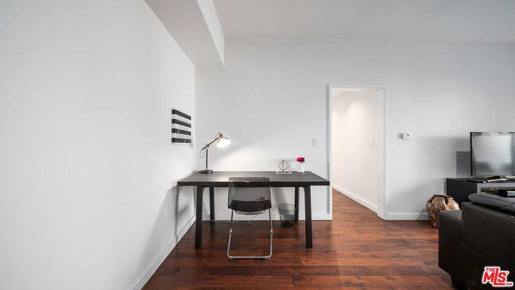 1818 Thayer Avenue - Photo 16