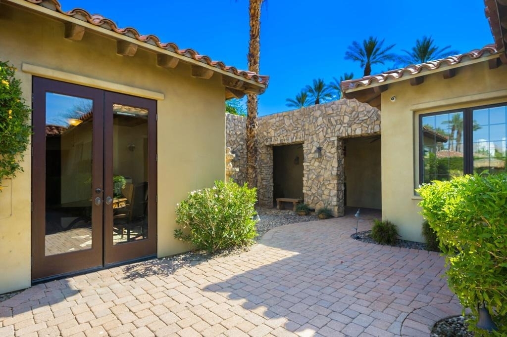 56222 Village Drive - Photo 2