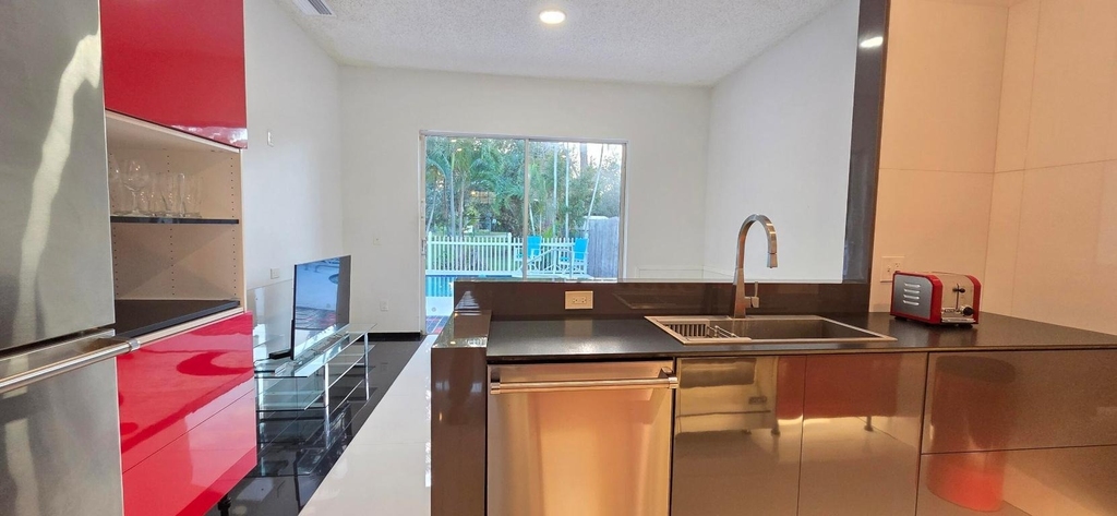 661 Lake Wellington Drive - Photo 9