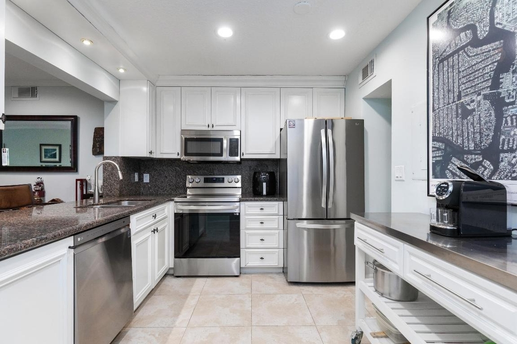 961 S Ocean Drive - Photo 19