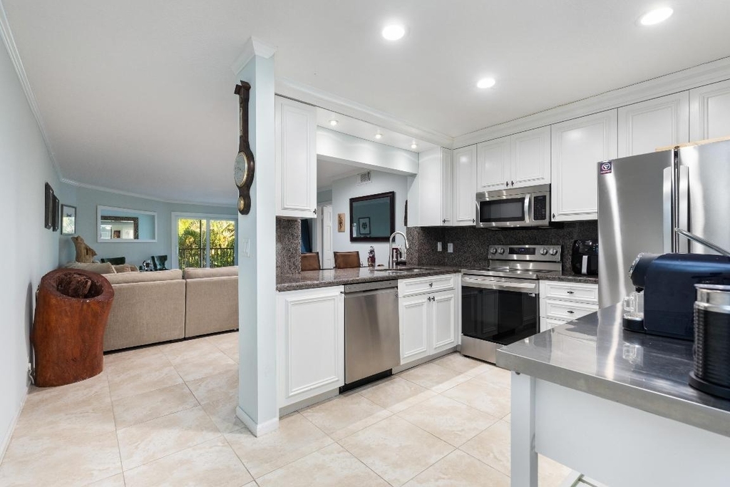 961 S Ocean Drive - Photo 18