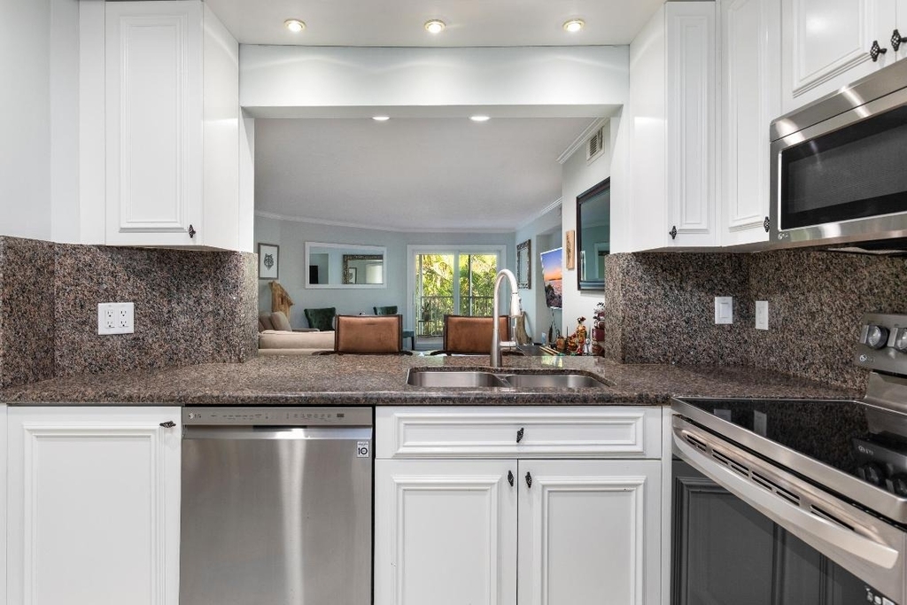 961 S Ocean Drive - Photo 21