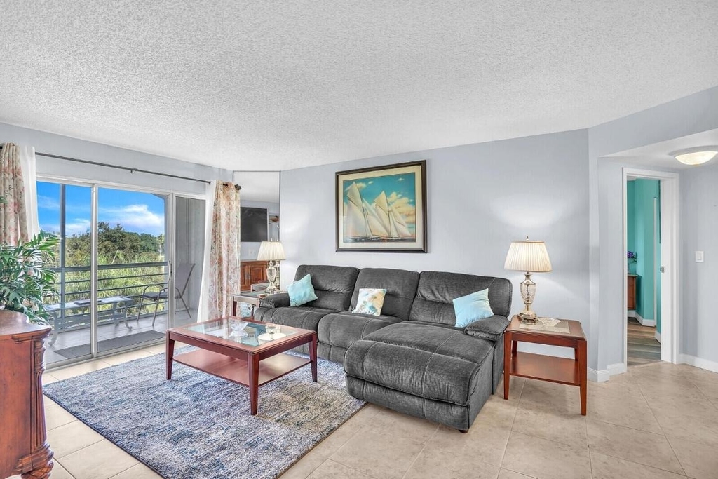 3959 Via Poinciana - Photo 10
