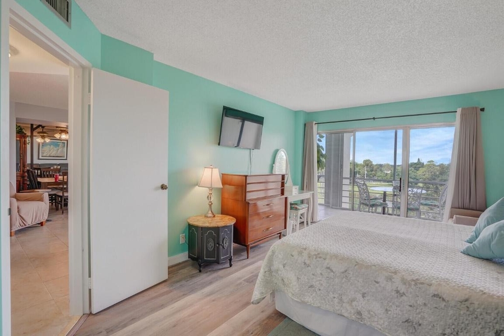 3959 Via Poinciana - Photo 18