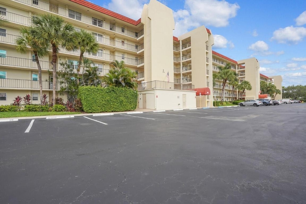3959 Via Poinciana - Photo 0