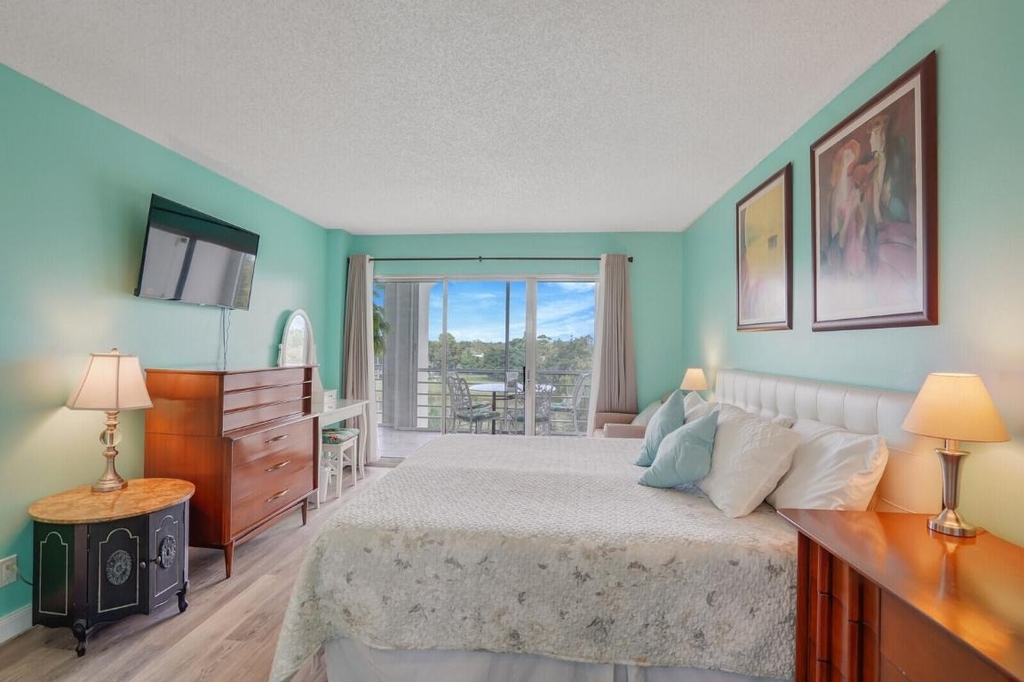 3959 Via Poinciana - Photo 17