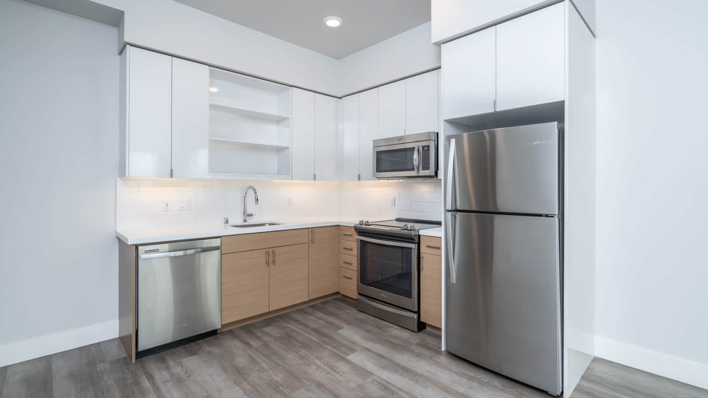 285 8th Ave N. - Photo 5