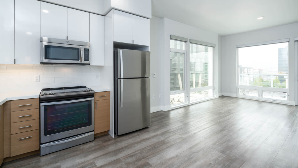 285 8th Ave N. - Photo 3