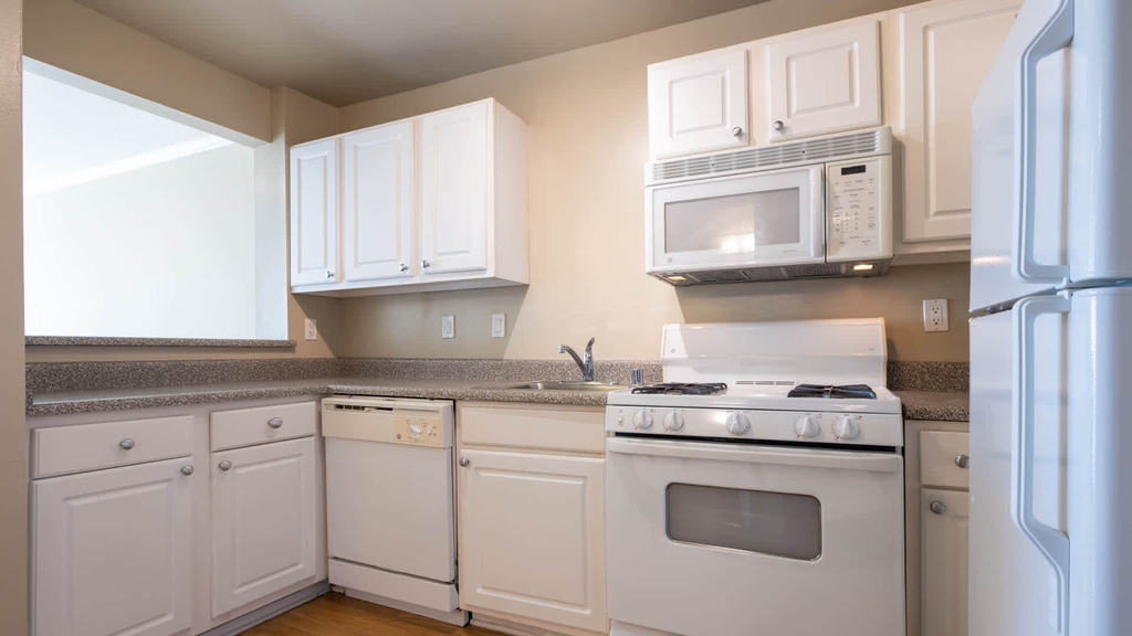 1710 N Fuller Ave - Photo 9