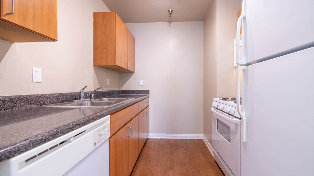 1710 N Fuller Ave - Photo 10
