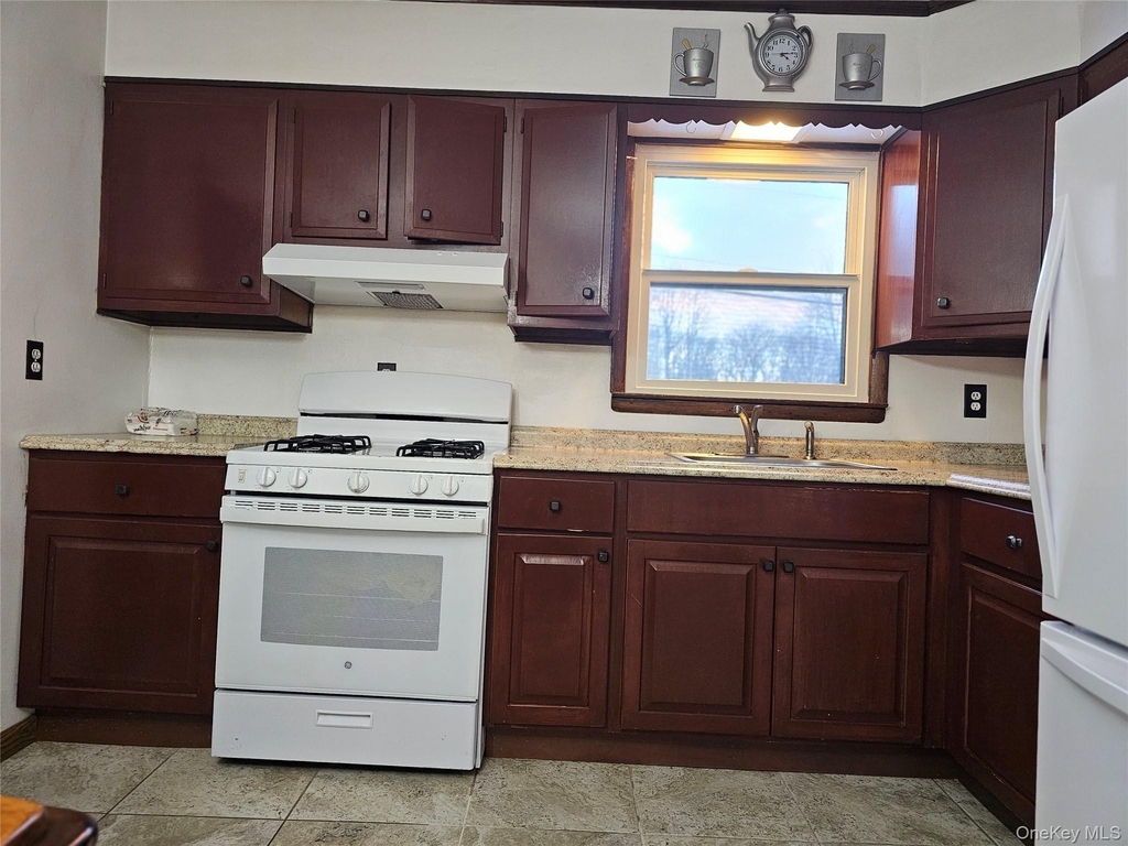 1110 Route 211 W - Photo 5