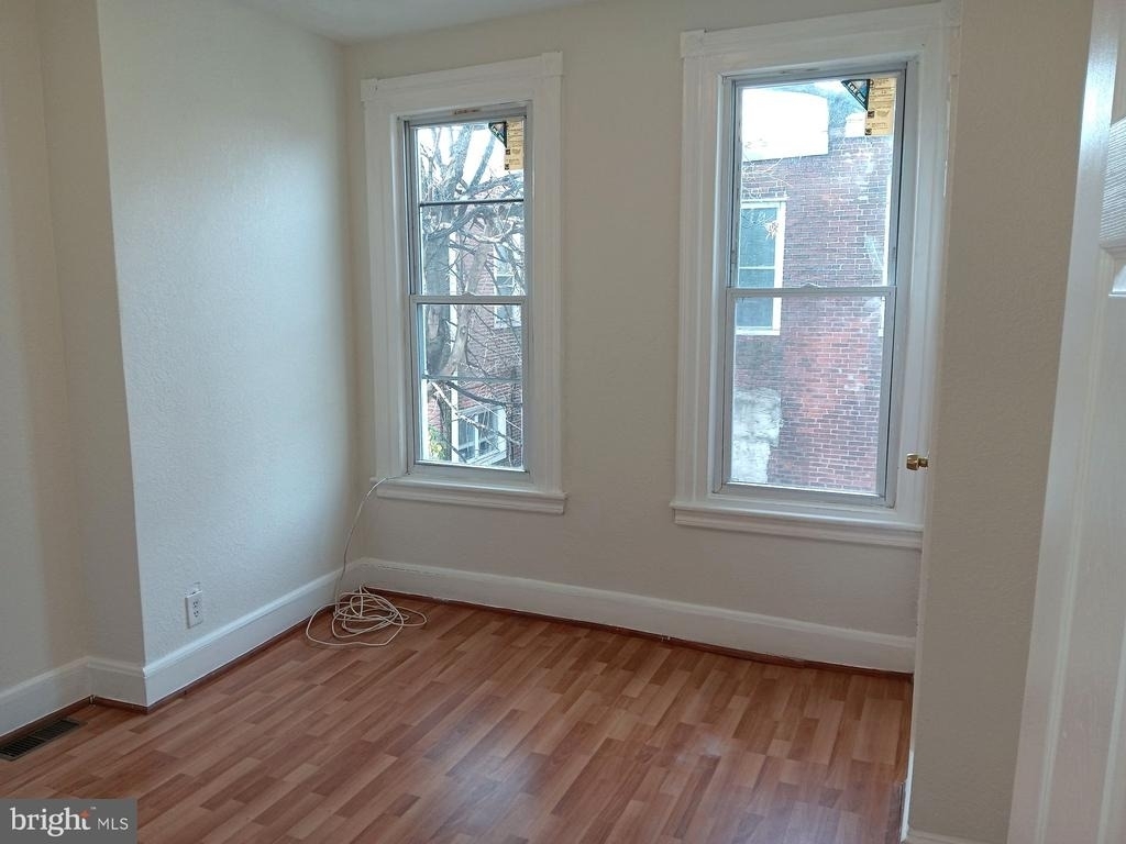 1238 N Alden Street - Photo 3