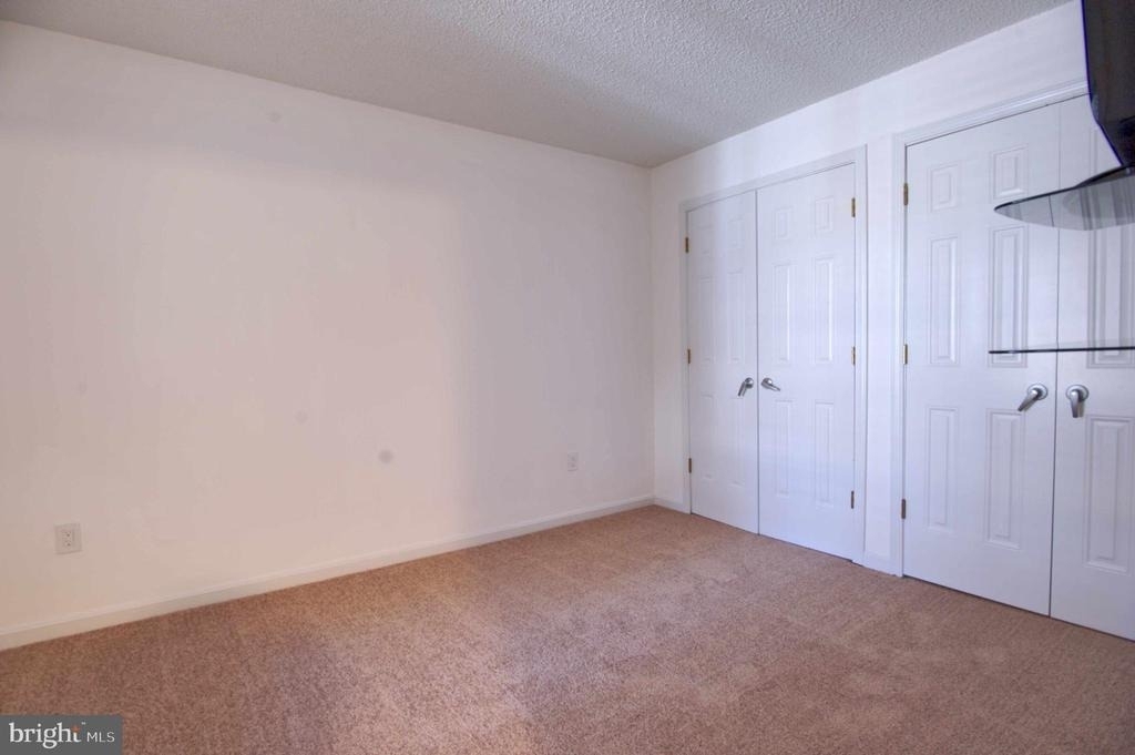 1007 Fallcrest Court - Photo 5