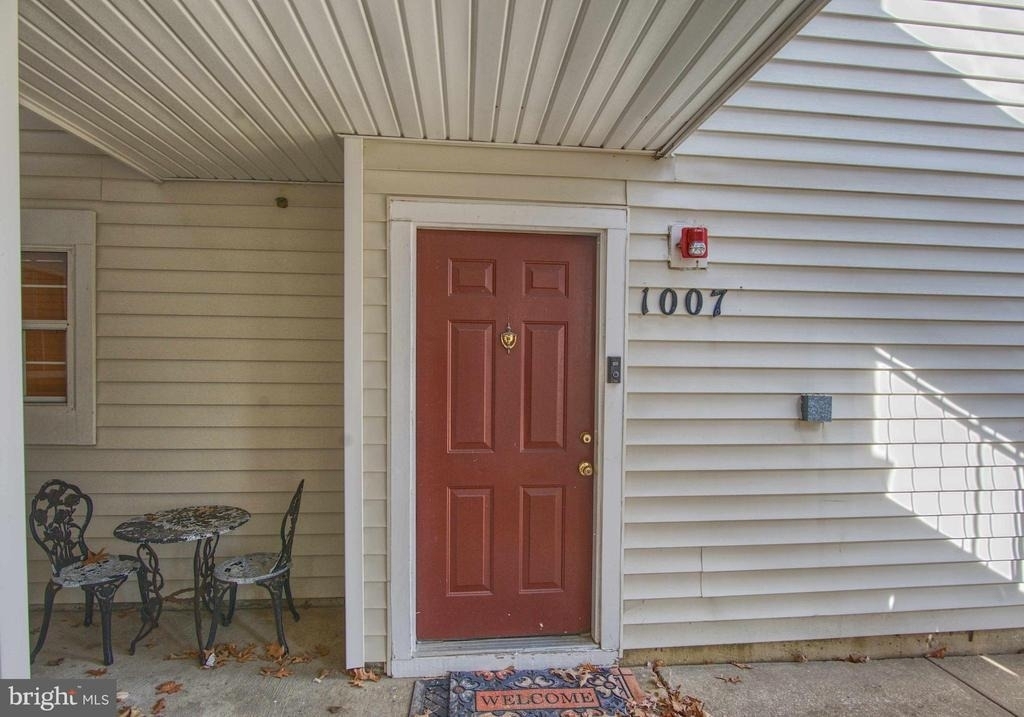 1007 Fallcrest Court - Photo 1