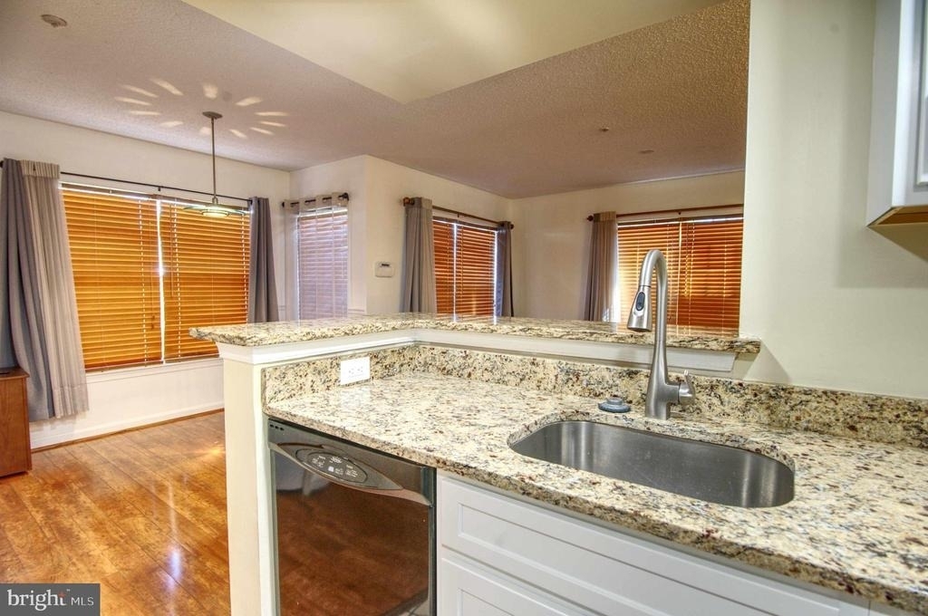 1007 Fallcrest Court - Photo 12