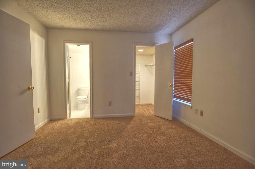 1007 Fallcrest Court - Photo 9