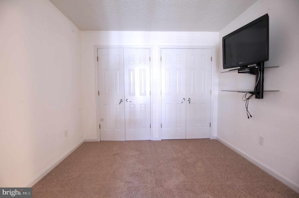 1007 Fallcrest Court - Photo 4