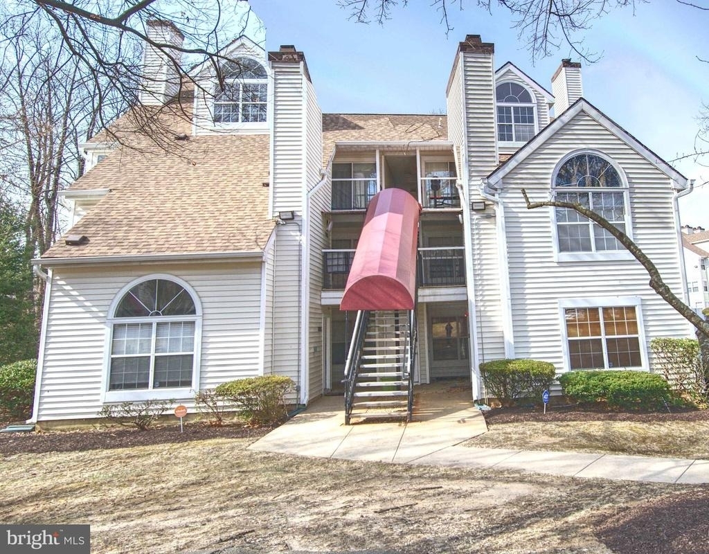 1007 Fallcrest Court - Photo 0
