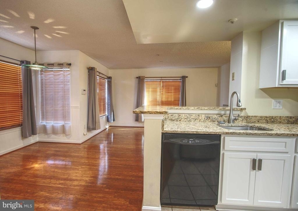 1007 Fallcrest Court - Photo 14